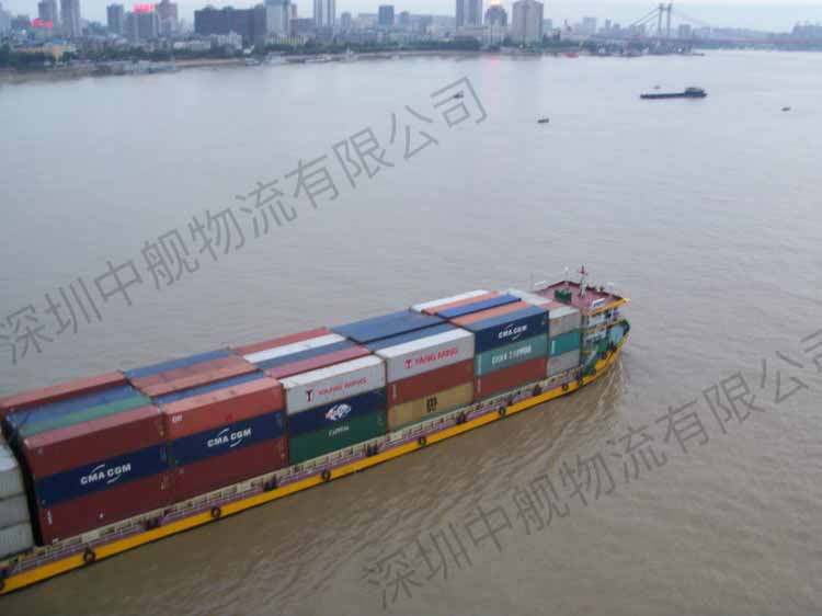 提供珠三角各内陆码头往返深圳，香港的驳船服务。